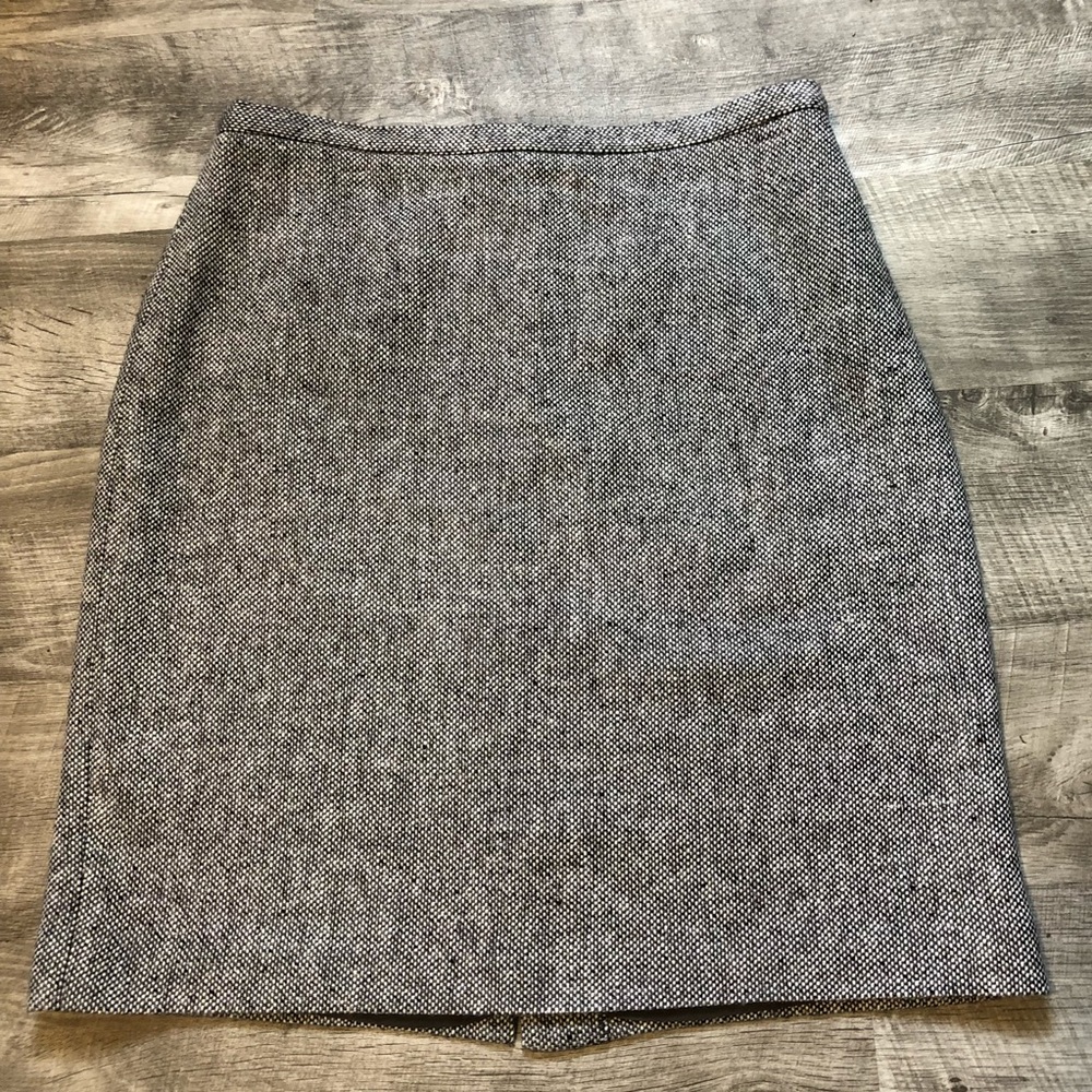 Outfit JPR  tweedvpencil skirt size 14.